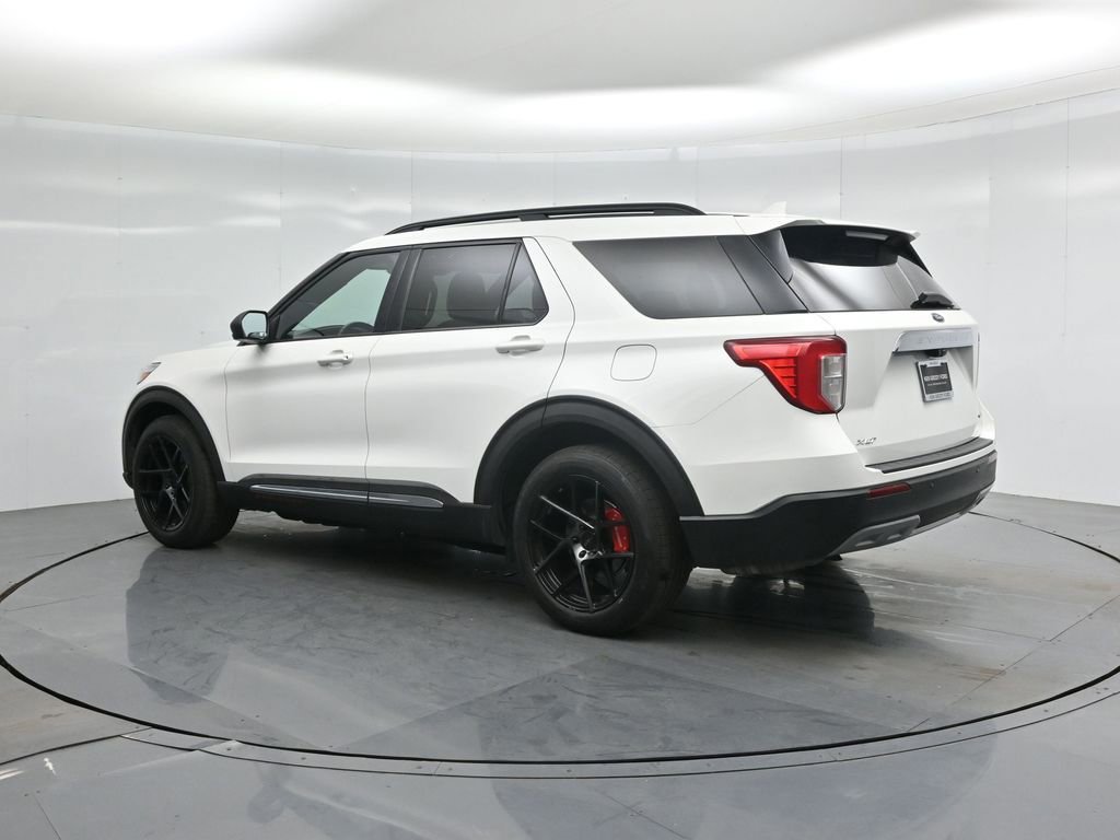 Certified 2020 Ford Explorer XLT w/ Equipment Group 202A image 16