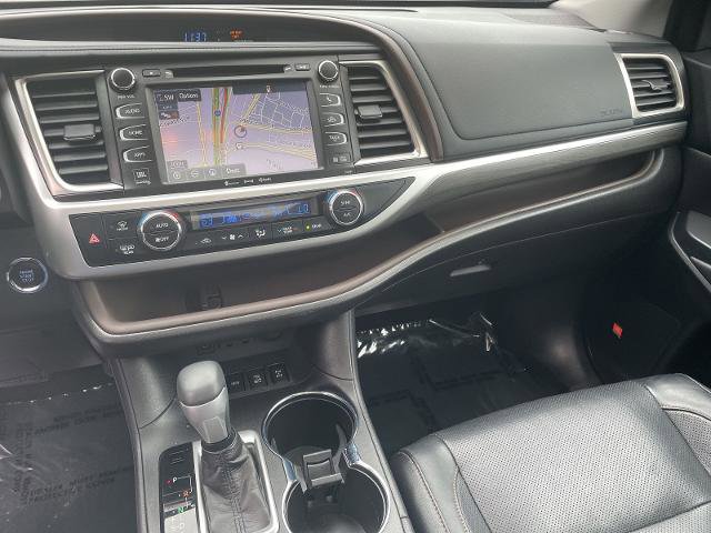 Used 2019 Toyota Highlander Limited Platinum AWD/4WD image 17