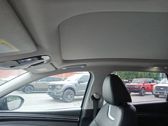 Used 2022 Hyundai Tucson Limited w/ Cargo Package FWD image 15