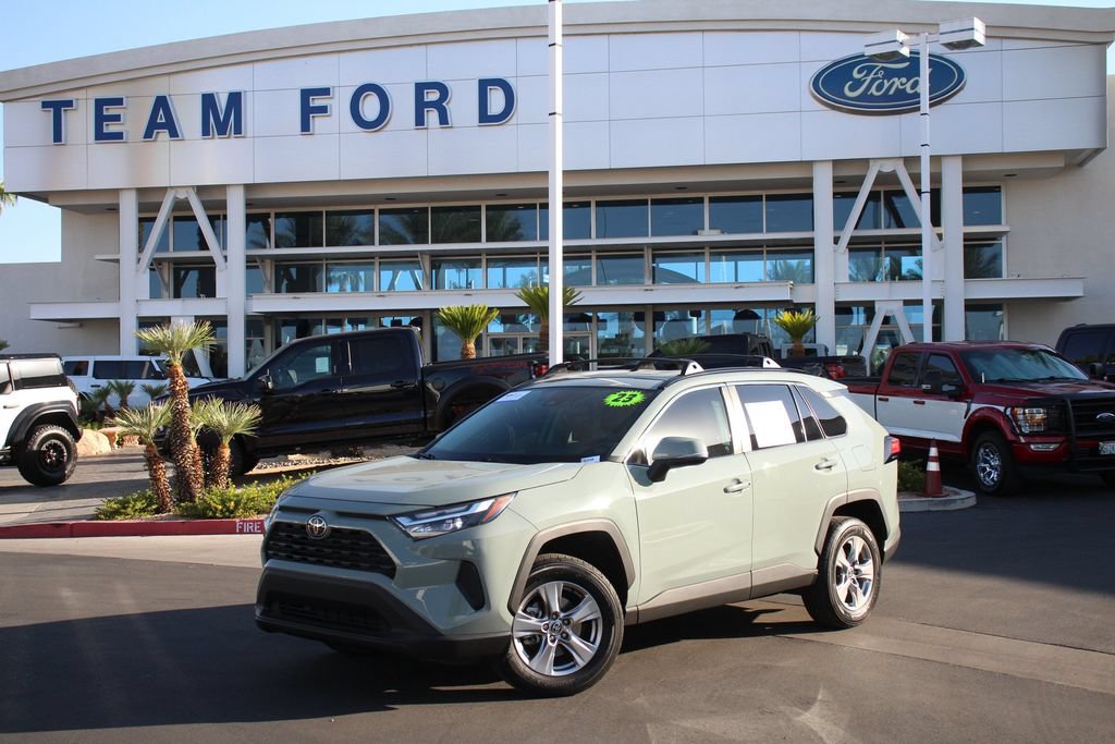 Used 2023 Toyota RAV4 XLE AWD/4WD image 2