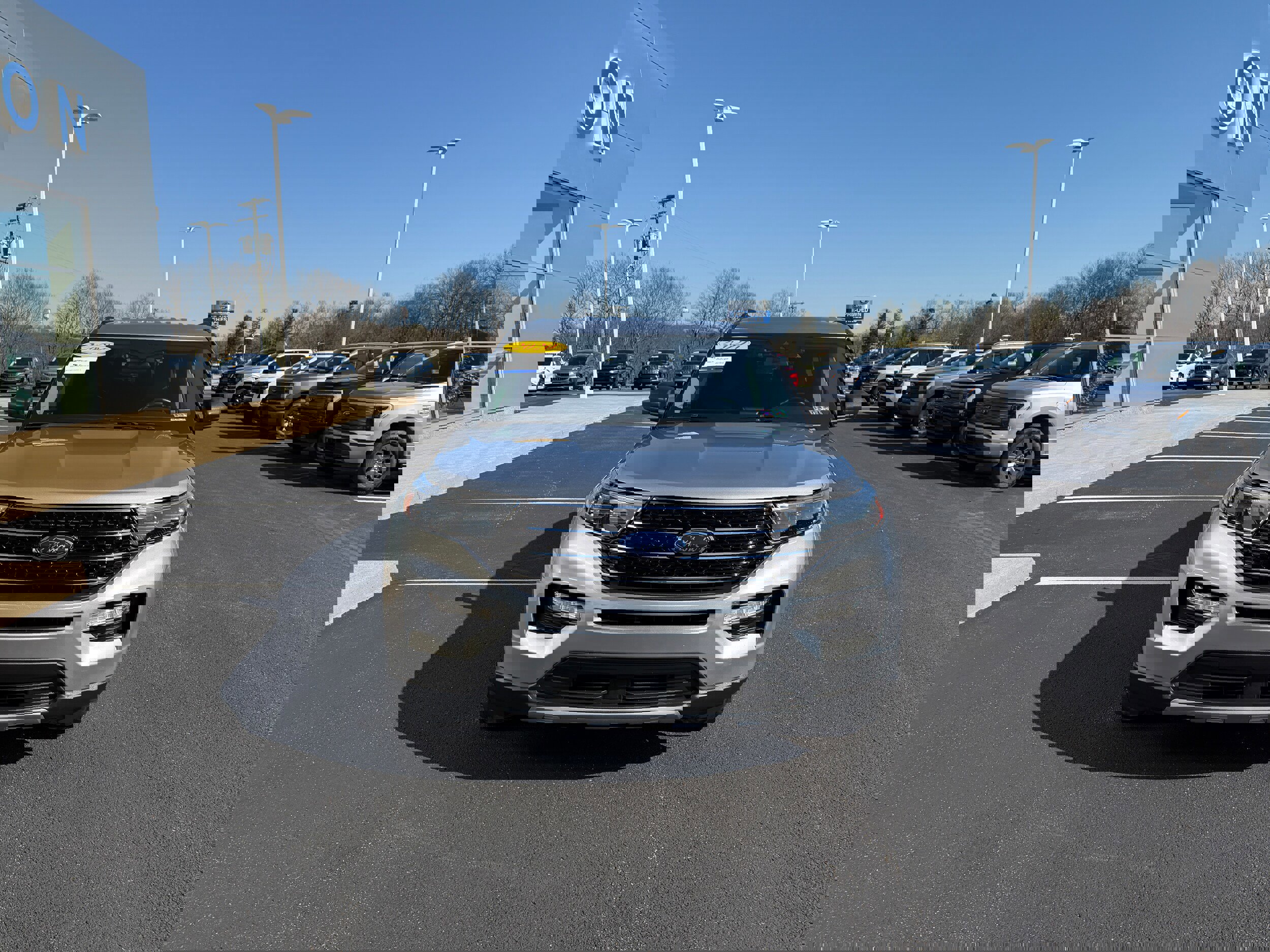 Certified 2020 Ford Explorer XLT w/ Equipment Group 202A image 9