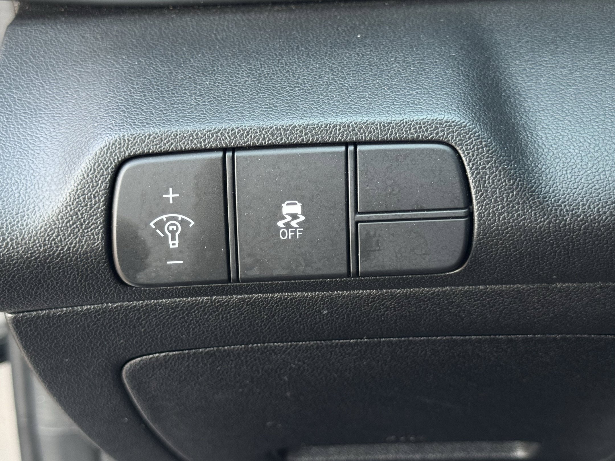 Used 2025 Hyundai Elantra Limited FWD image 24
