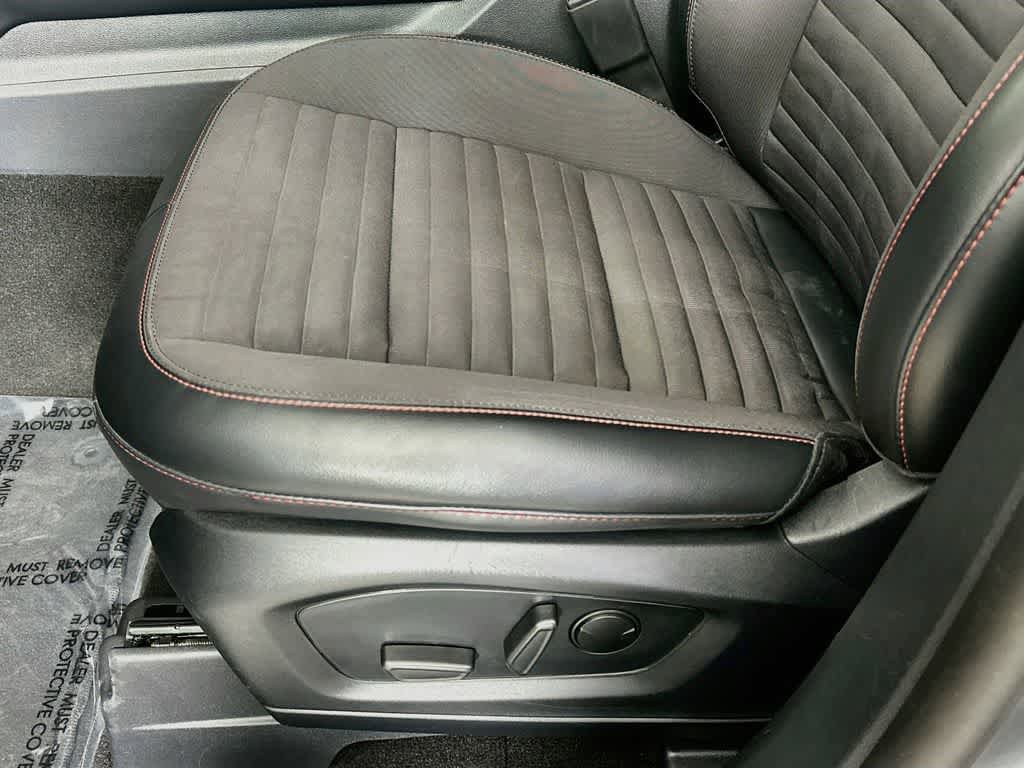 Certified 2025 Ford Explorer ST-Line w/ ST-Line Street Pack AWD/4WD image 30