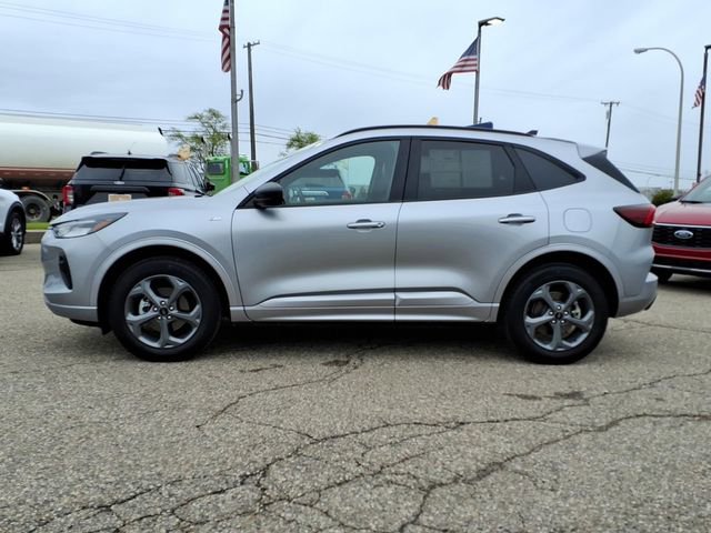Certified 2024 Ford Escape ST-Line w/ Tech Pack #1 AWD/4WD image 4