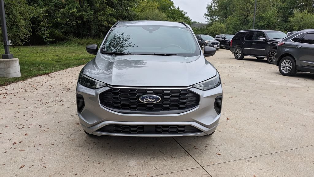 Certified 2024 Ford Escape ST-Line w/ Tech Pack #1 AWD/4WD image 8