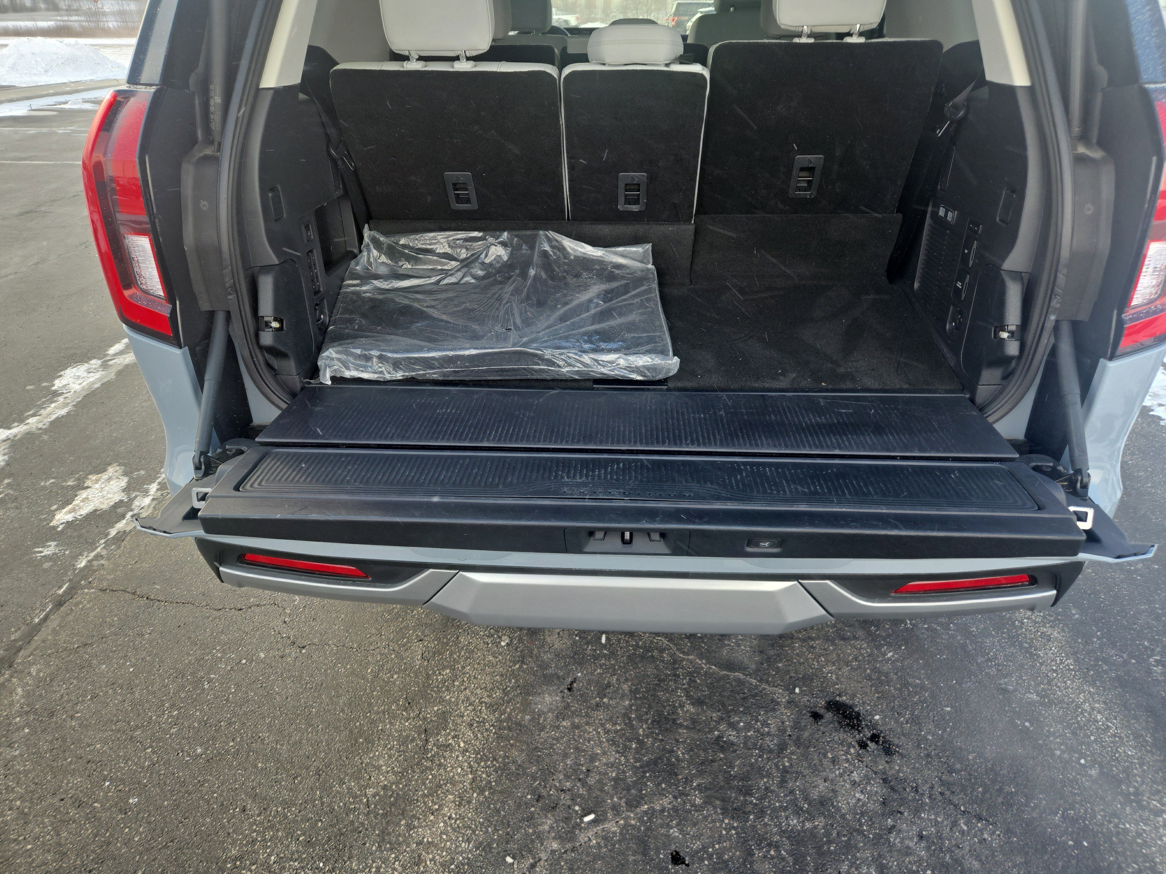 Certified 2025 Ford Expedition Platinum image 21