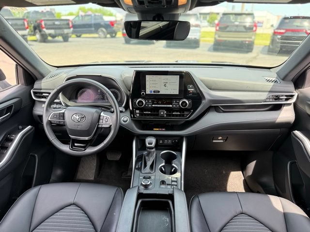 Used 2025 Toyota Highlander XSE AWD/4WD video 2