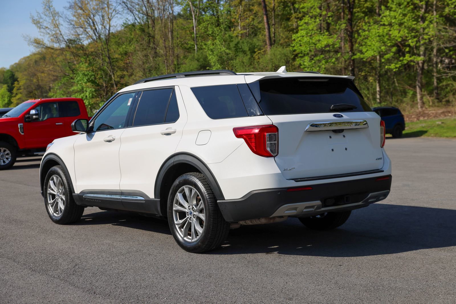 Certified 2024 Ford Explorer XLT w/ Equipment Group 202A AWD/4WD image 7