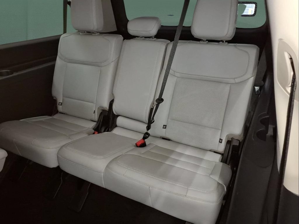 Certified 2025 Ford Expedition Max Platinum w/ Driver's Package AWD/4WD image 25