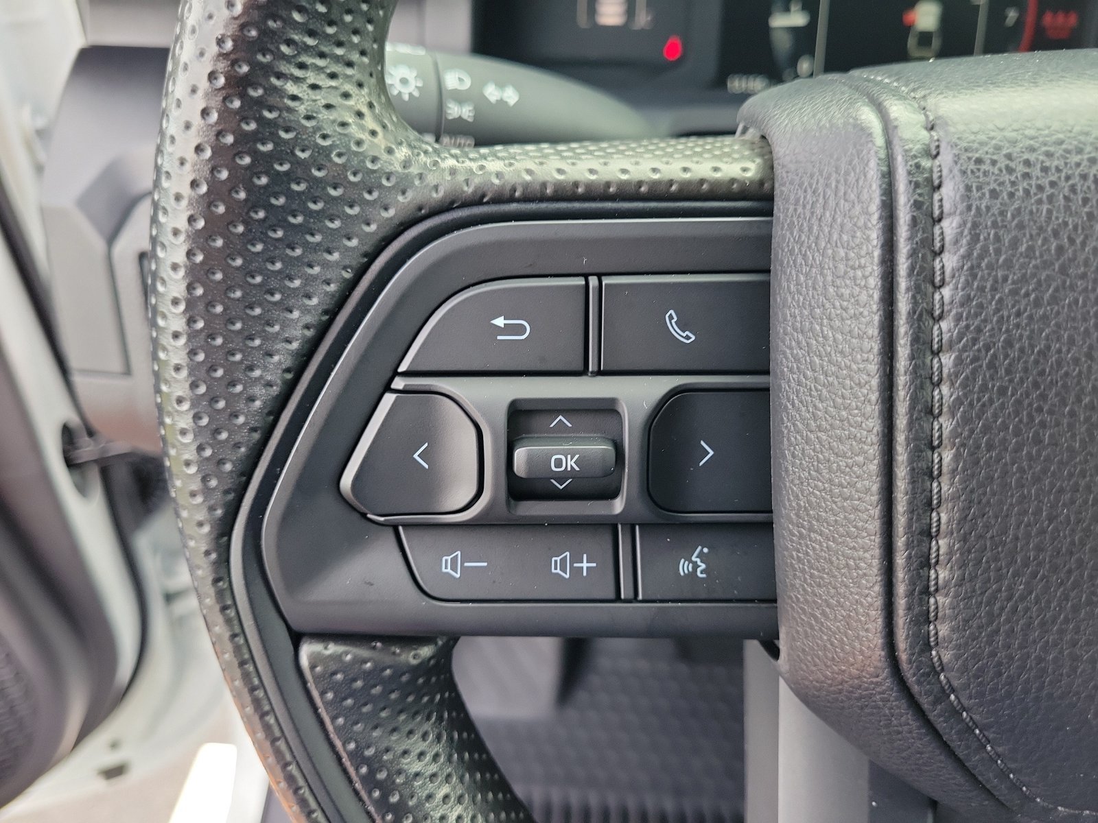 Used 2025 Toyota Tacoma SR w/ SR Upgrade Package RWD image 16