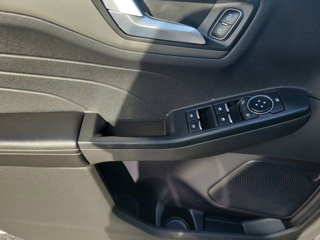 Certified 2024 Ford Escape SE FWD image 16