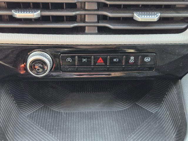 Certified 2025 Ford Explorer Active w/ Active Comfort Package AWD/4WD image 26