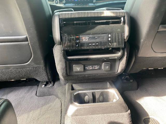 Used 2022 Jeep Wagoneer Series III w/ Premium Group I image 32