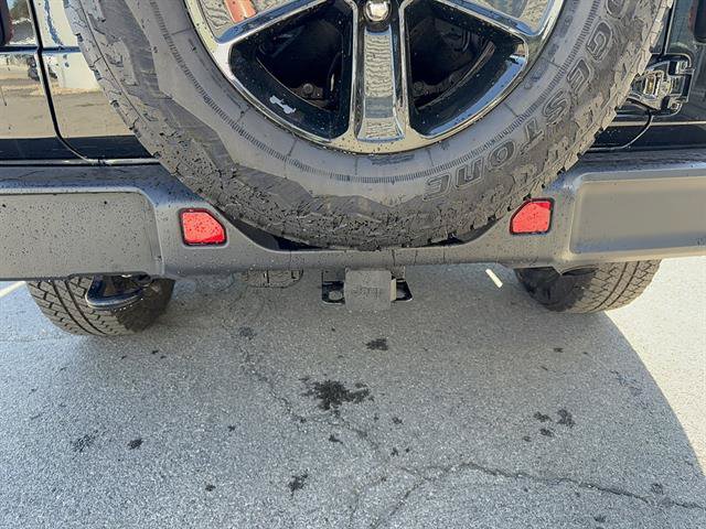 Used 2023 Jeep Wrangler Unlimited Sahara AWD/4WD image 7