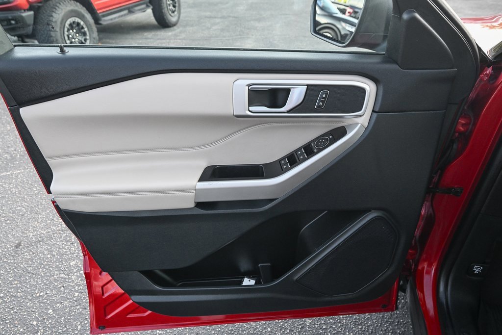 Certified 2023 Ford Explorer XLT w/ Equipment Group 202A image 24