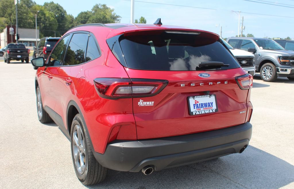 Certified 2025 Ford Escape ST-Line AWD/4WD image 10