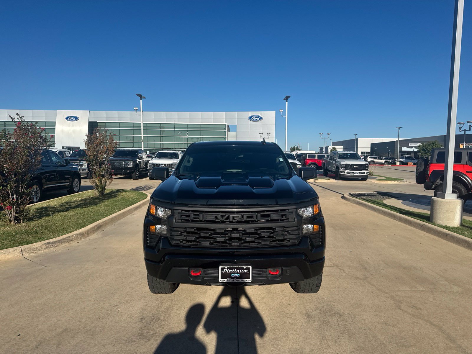 Used 2024 Chevrolet Silverado 1500 Custom Trail Boss w/ LPO, Dark Essentials Package AWD/4WD image 8