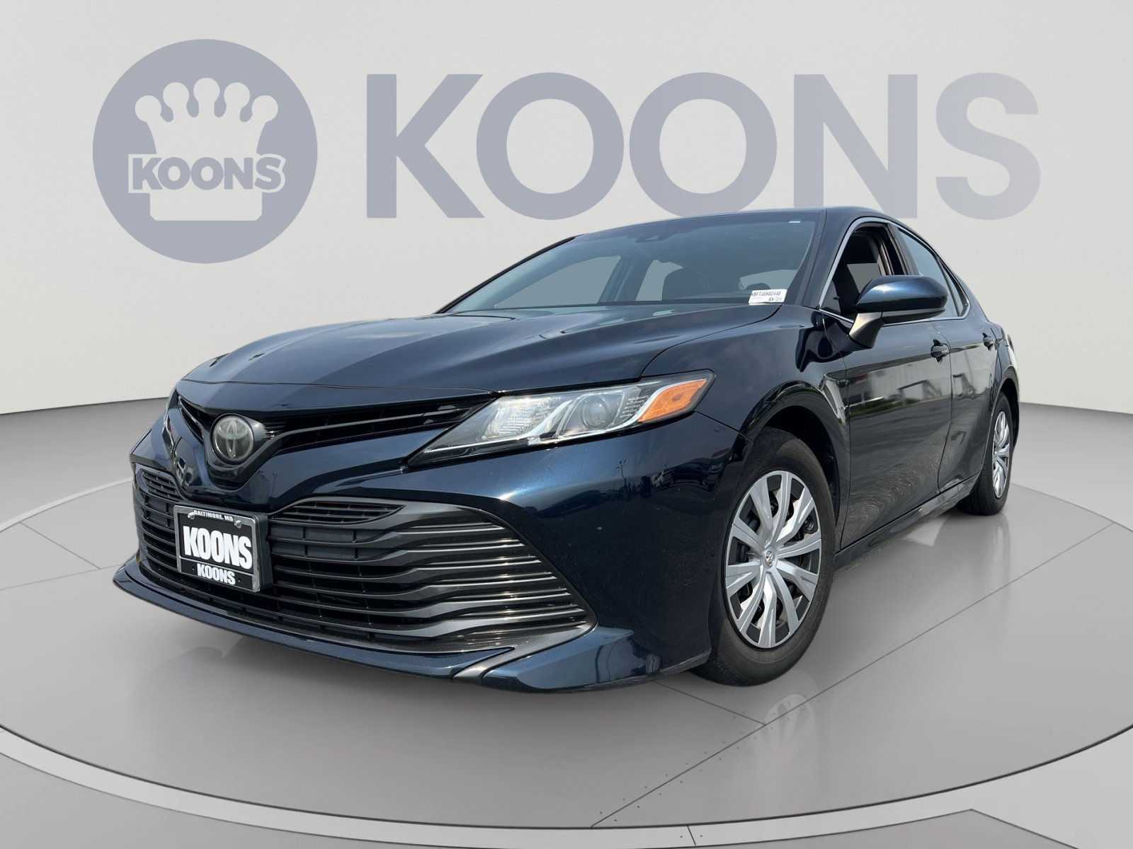 Used 2018 Toyota Camry FWD image 1