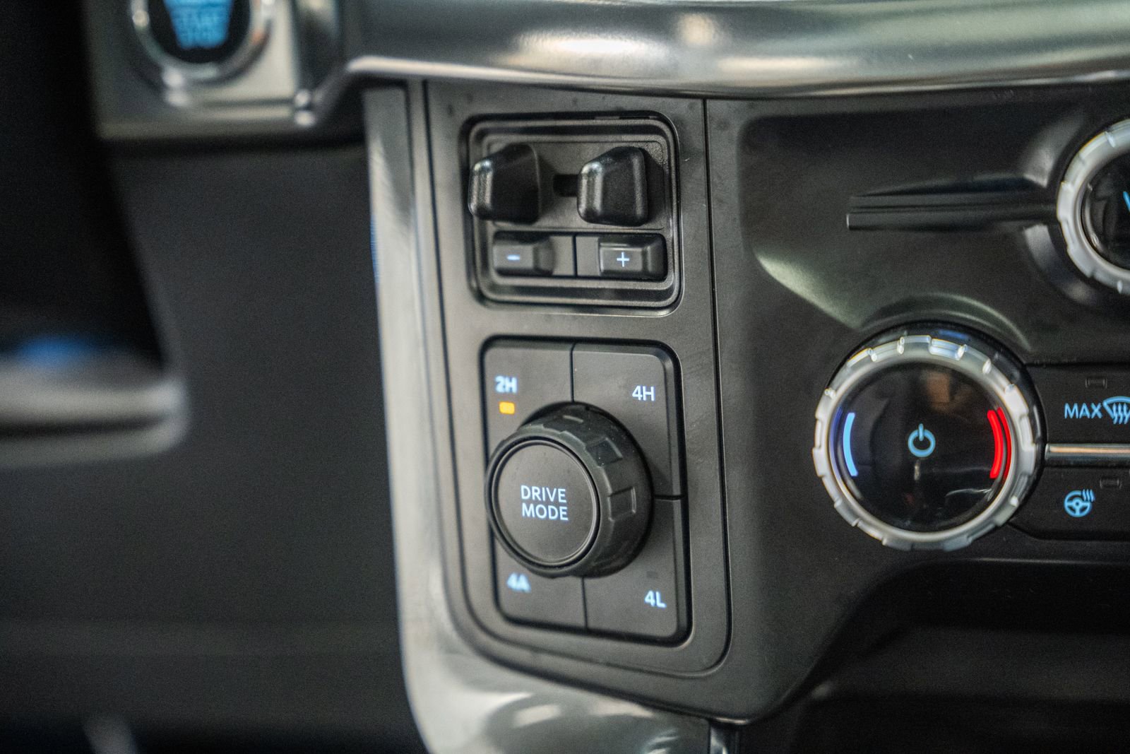 Certified 2023 Ford F150 Lariat w/ Equipment Group 502A High image 35