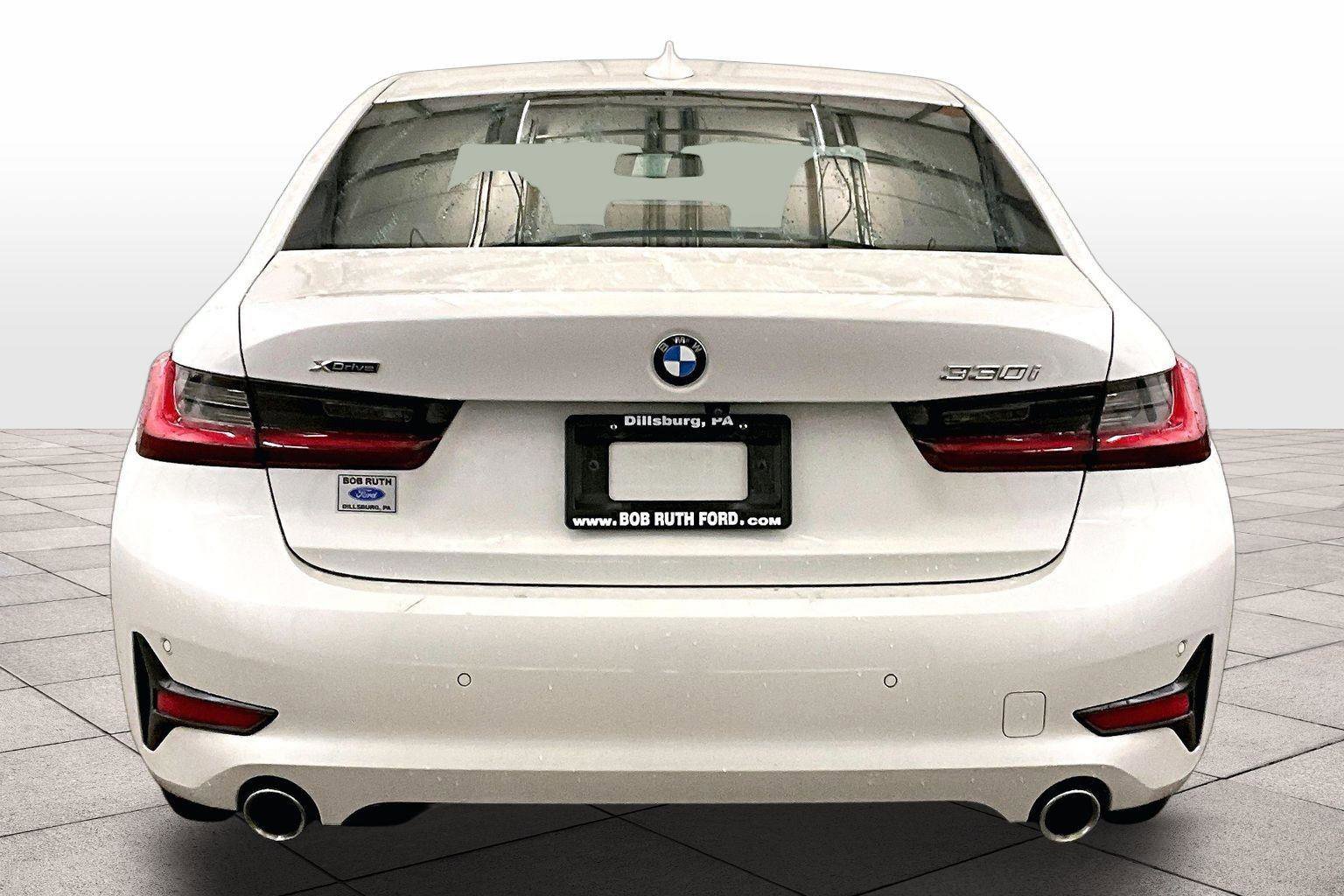 Used 2022 BMW 330i xDrive 330i xDrive w/ Driving Assistance Package image 4