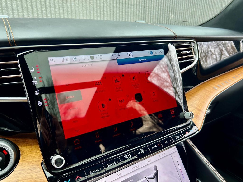 Used 2022 Jeep Grand Wagoneer Series III w/ Rear Seat Video Group 1 image 33