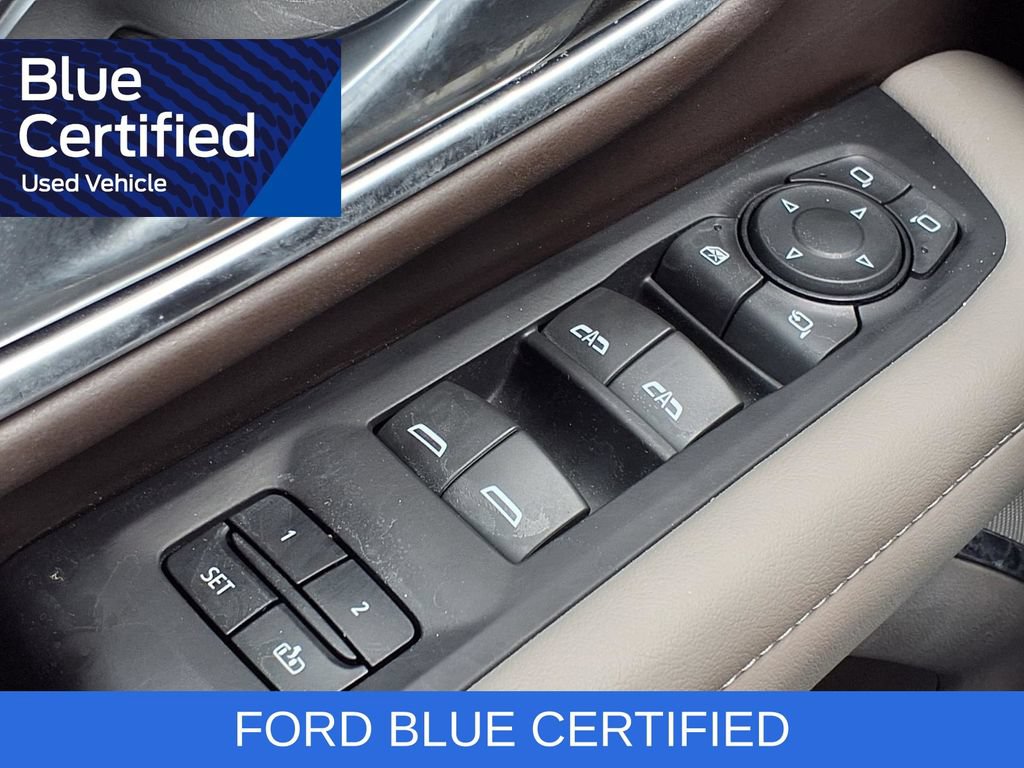 Used 2024 Chevrolet Tahoe Z71 w/ Luxury Package AWD/4WD image 29