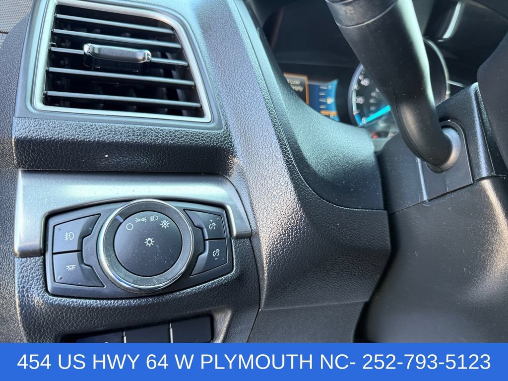 Certified 2018 Ford Explorer XLT w/ Equipment Group 202A AWD/4WD image 18