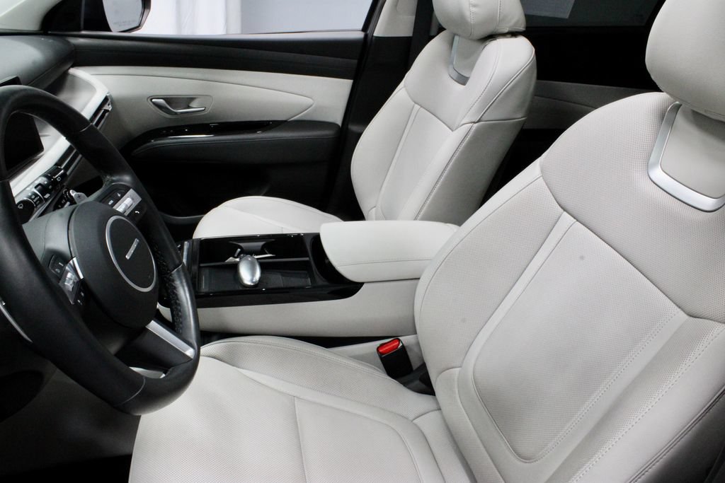 Used 2025 Hyundai Tucson Limited AWD/4WD image 26