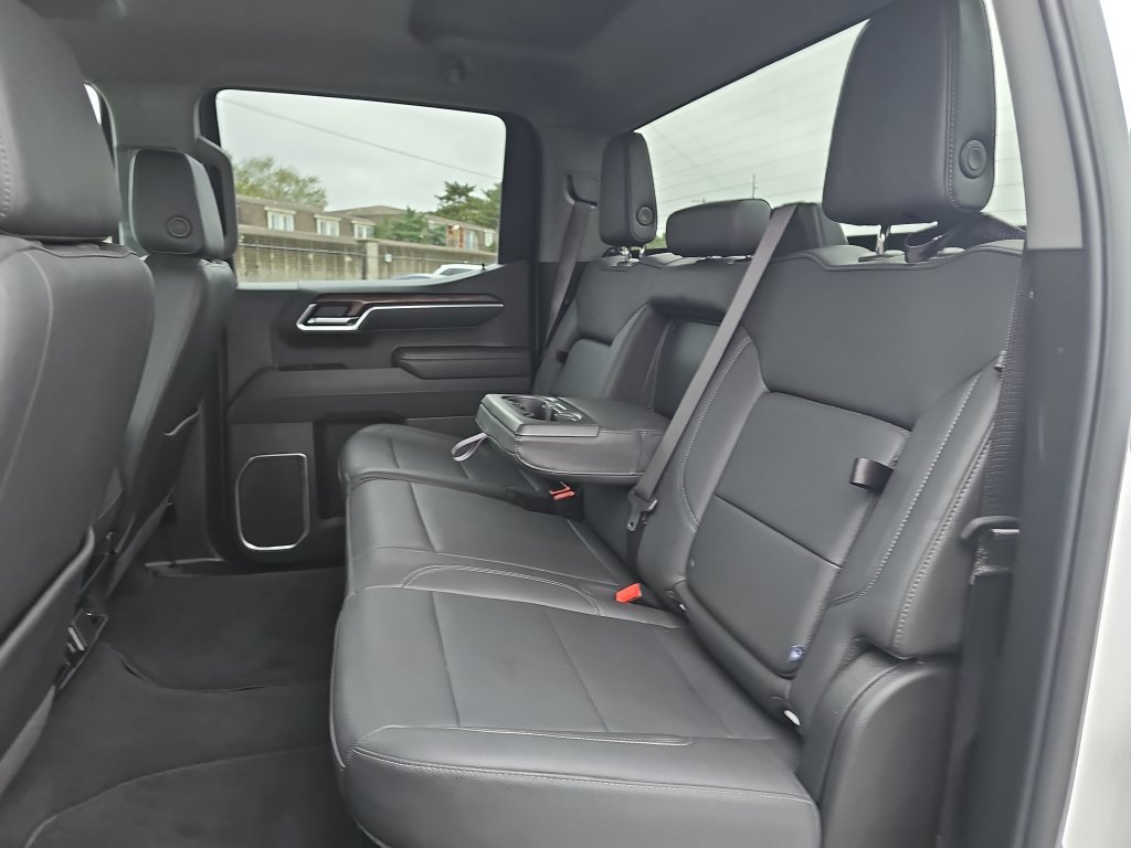 Used 2025 GMC Sierra 1500 SLT AWD/4WD image 13