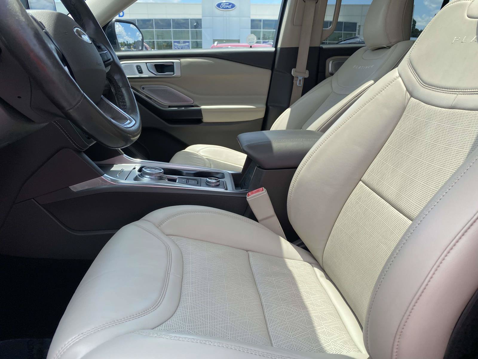 Certified 2020 Ford Explorer Platinum w/ Premium Technology Package AWD/4WD image 15