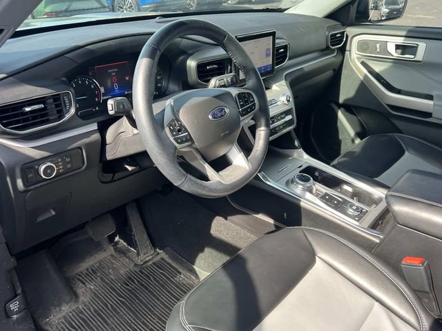 Certified 2023 Ford Explorer XLT w/ Equipment Group 202A AWD/4WD image 7