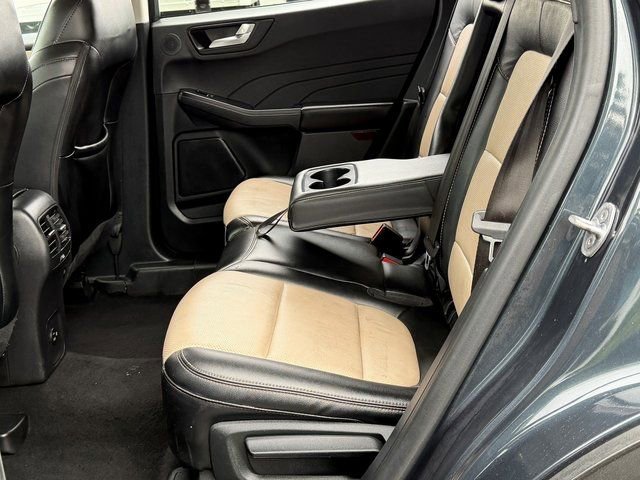 Certified 2022 Ford Escape Titanium w/ Titanium Elite Package AWD/4WD image 7