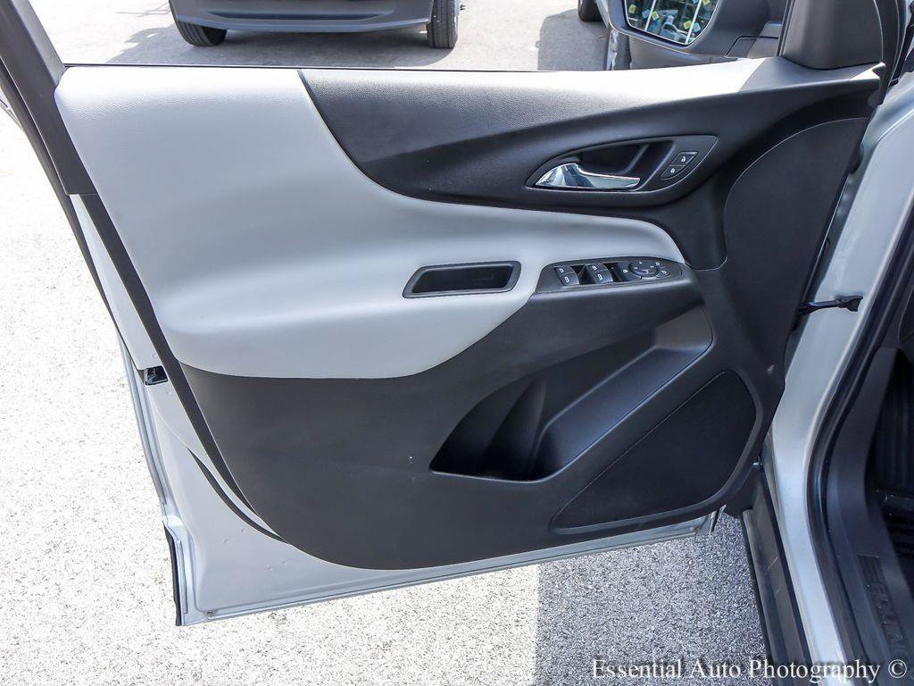 Used 2022 Chevrolet Equinox LS AWD/4WD image 18