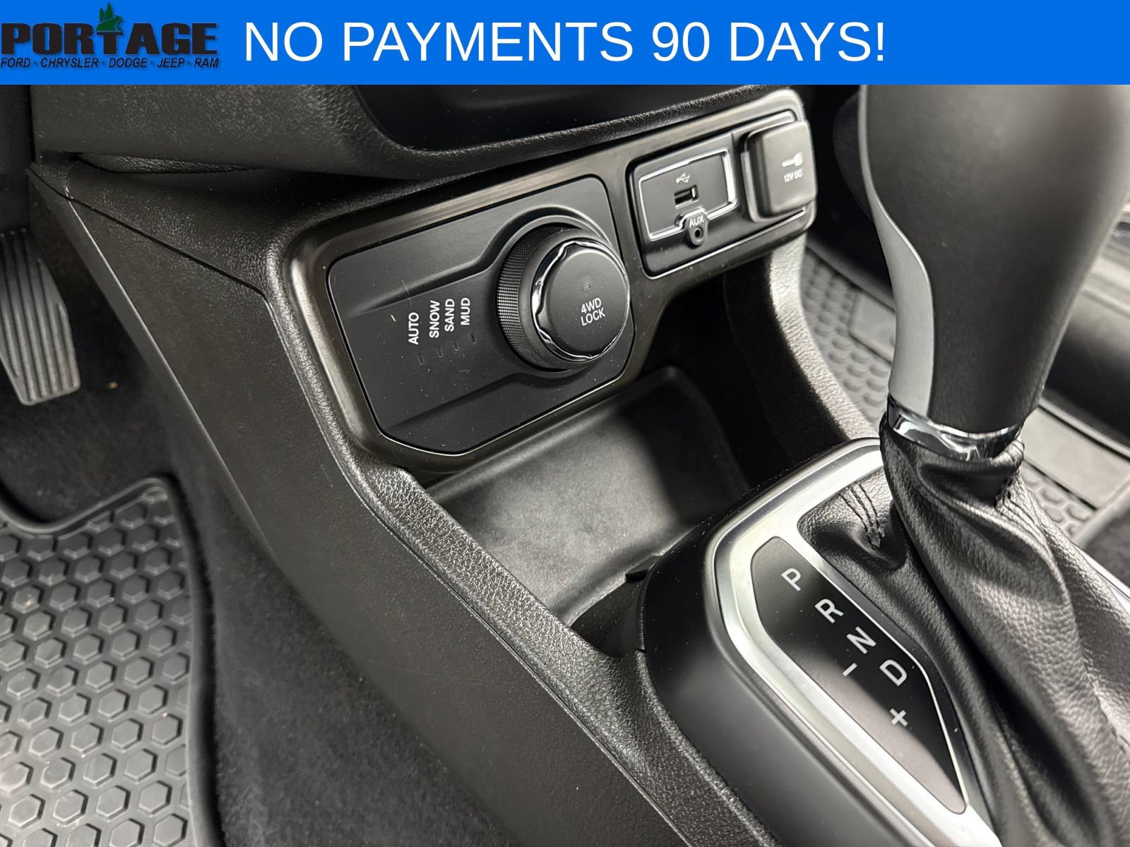 Used 2023 Jeep Renegade Latitude AWD/4WD image 18