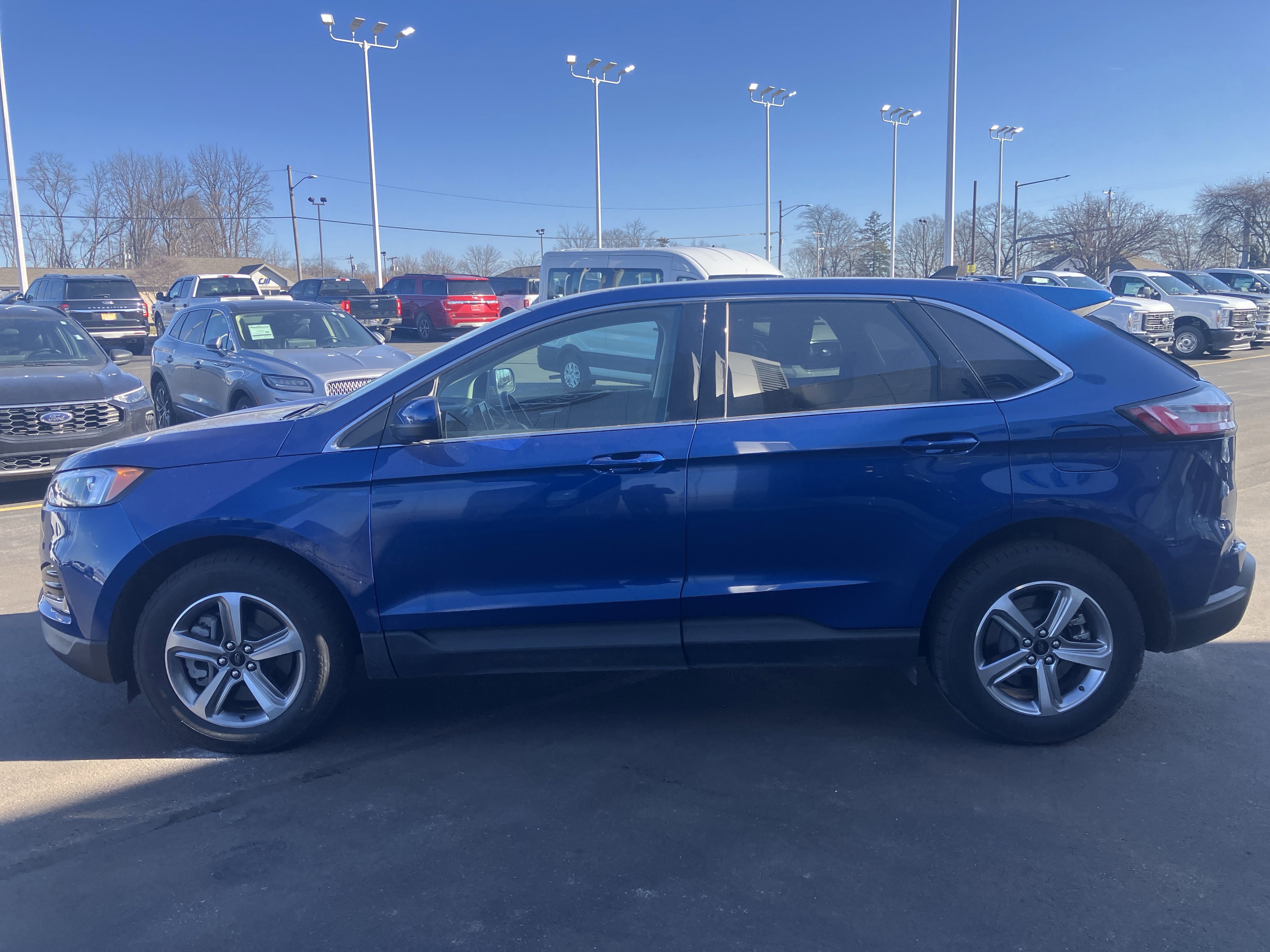 Certified 2023 Ford Edge SEL w/ Convenience Package image 2