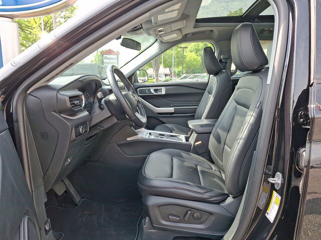 Certified 2023 Ford Explorer XLT w/ Equipment Group 202A AWD/4WD image 3