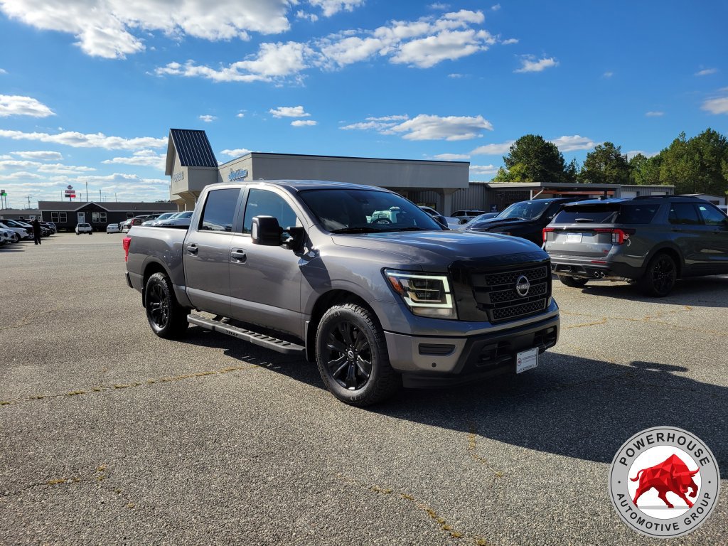 Used 2024 Nissan Titan SV w/ SV Convenience Package RWD image 9