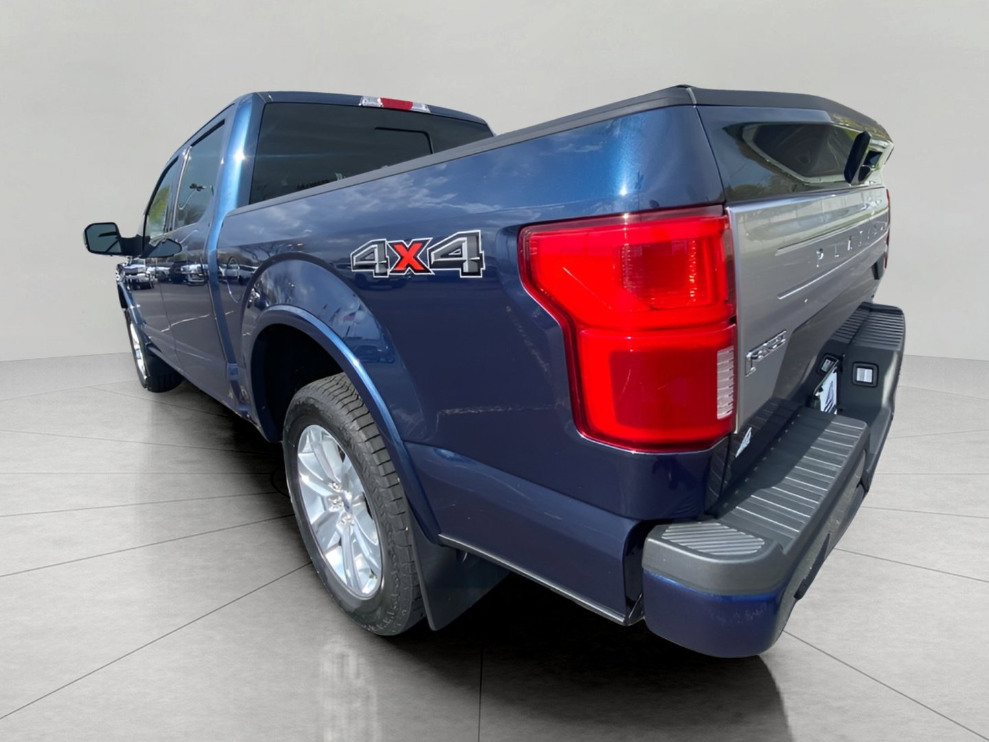 Certified 2019 Ford F150 Platinum w/ Equipment Group 701A Luxury AWD/4WD image 11