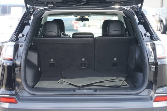 Used 2020 Jeep Cherokee Latitude Plus FWD image 32