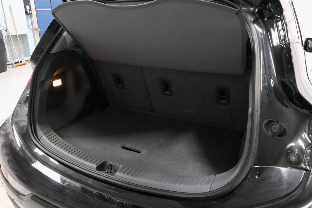 Used 2020 Chevrolet Bolt Premier w/ Infotainment Package image 15