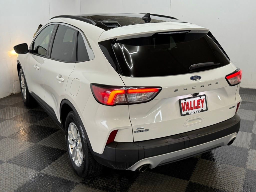 Certified 2020 Ford Escape SE image 8