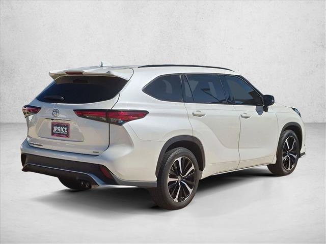 Used 2021 Toyota Highlander XSE FWD image 5