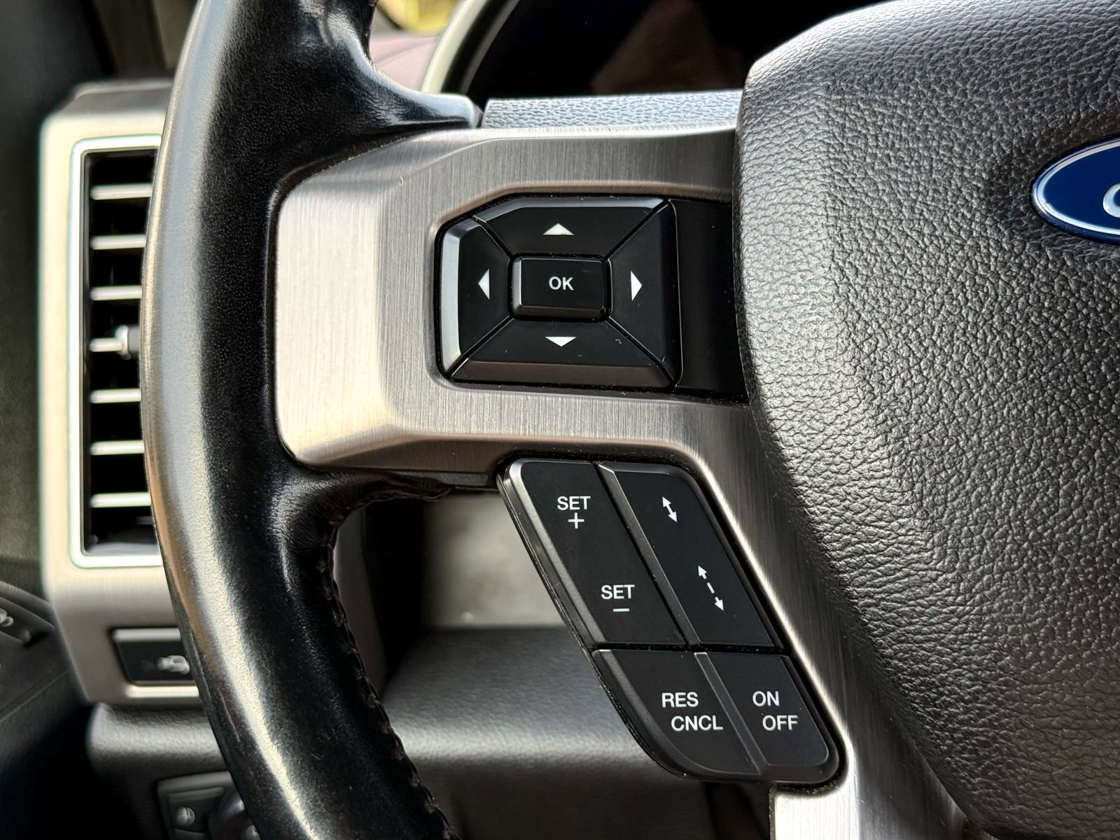 Certified 2019 Ford F250 Platinum w/ Platinum Ultimate Package image 41