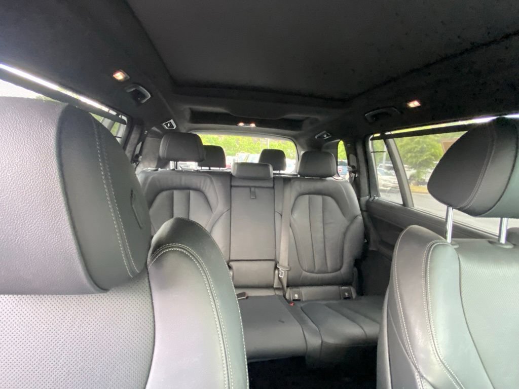 Used 2022 BMW X7 xDrive40i w/ M Sport Package AWD/4WD image 30