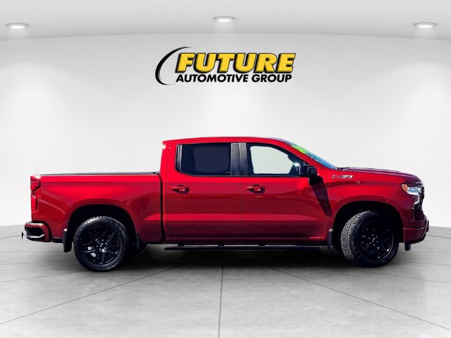 Used 2024 Chevrolet Silverado 1500 RST AWD/4WD image 3