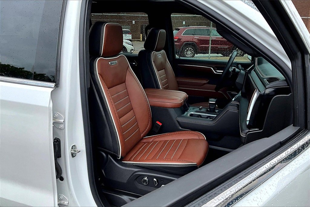 Used 2024 GMC Sierra 1500 Denali Ultimate image 7
