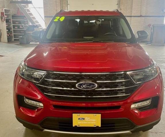 Certified 2024 Ford Explorer XLT w/ Equipment Group 202A AWD/4WD image 2