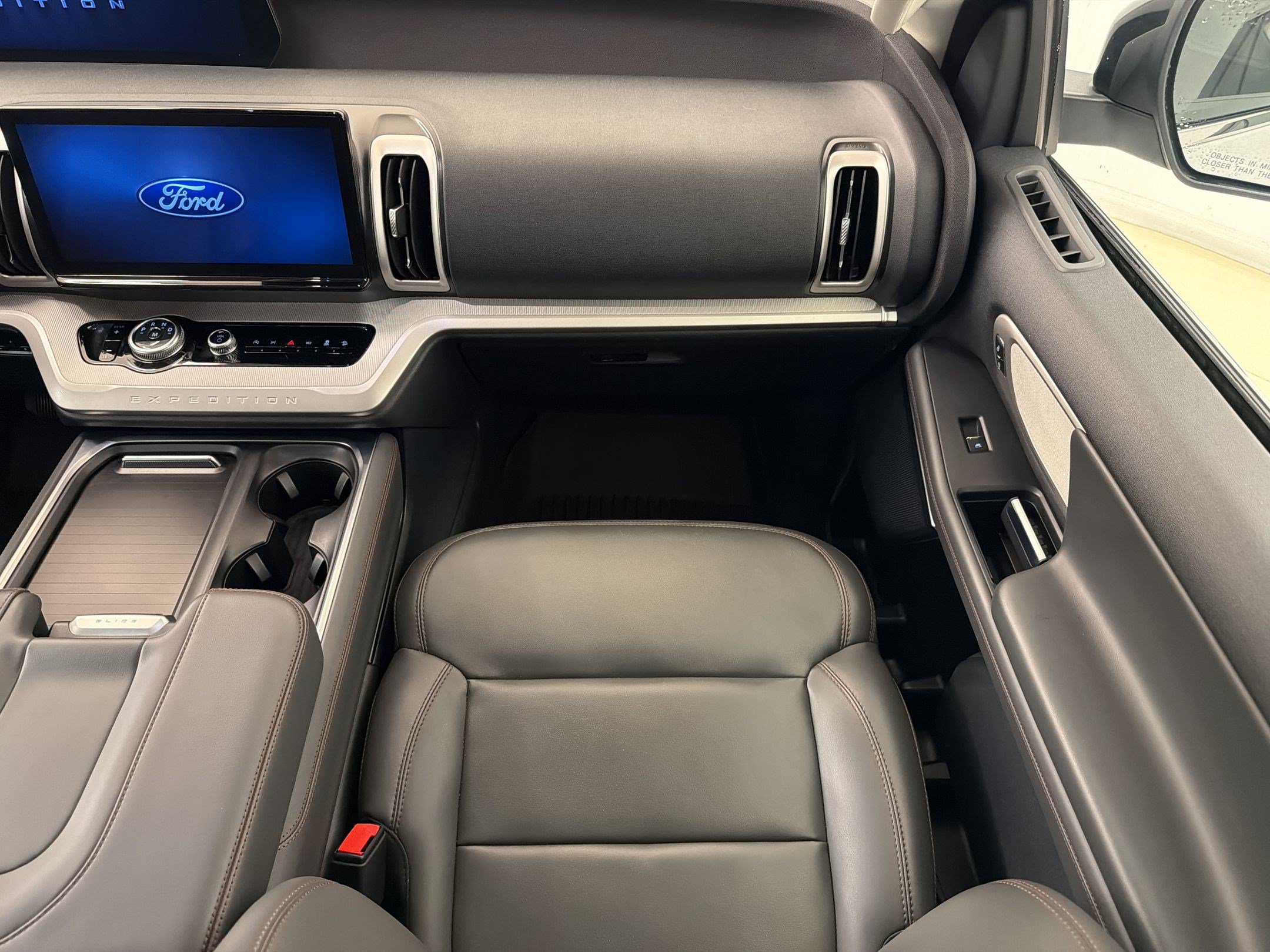 Certified 2025 Ford Expedition Active AWD/4WD image 29