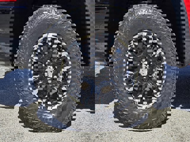 Used 2023 Chevrolet Silverado 1500 ZR2 w/ Technology Package image 9