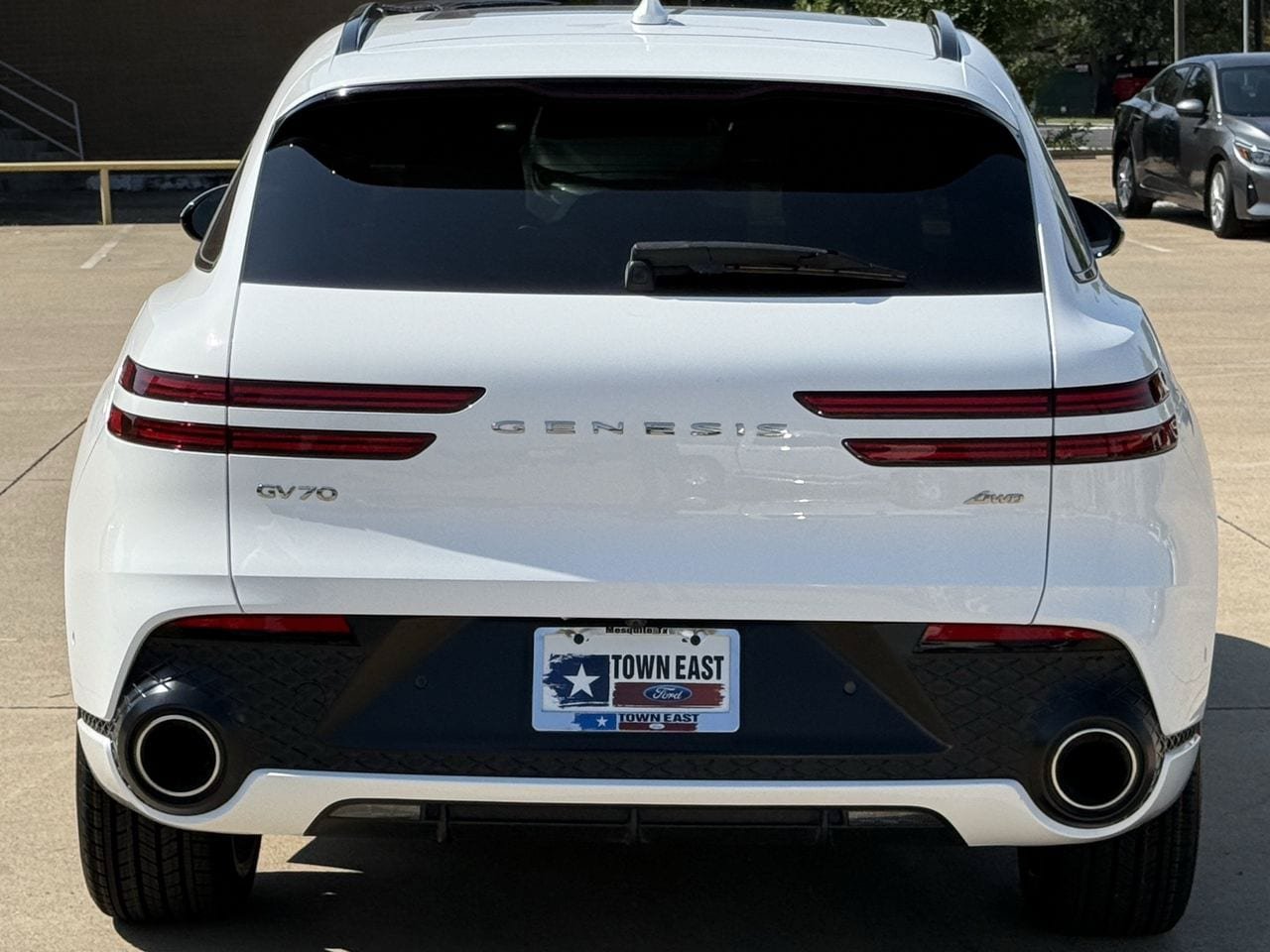 Used 2023 Genesis GV70 2.5T w/ Sport Prestige Package AWD/4WD image 6